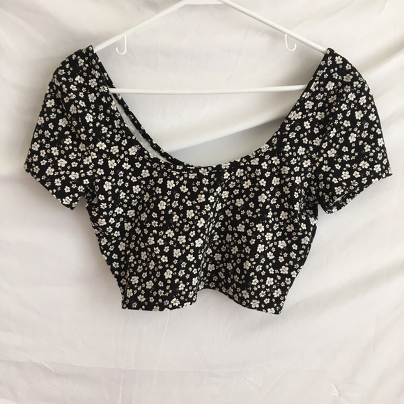 Forever 21 Black Floral Short Sleeve Crop Top M - Picture 4 of 8